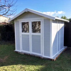 Abri De Jardin En PVC 4,9m² DECO Gris Clair Et Blanc Grosfillex + Kit Ancrage Offert -Jardin Fournitures Soldes abri de jardin en pvc 49m gris clair et blanc grosfillex 4