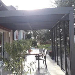 Pergola Bioclimatique Alu Anthracite 10,80m² Toit Avec Lames Ovales Alu + 5 Panneaux Moucharabieh + 1 Rideau Gris – HABRITA -Jardin Fournitures Soldes pergola bioclimatique alu anthracite 1080m toit avec lames ovales alu 5 panneaux moucharabieh 1 rideau gris habrita 5